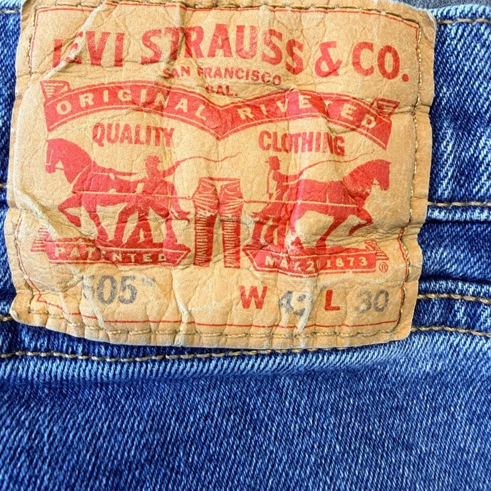 Levis 505 Regular Fit Jeans Mens 42x30 Medium Wash Blue Straight Leg Denim